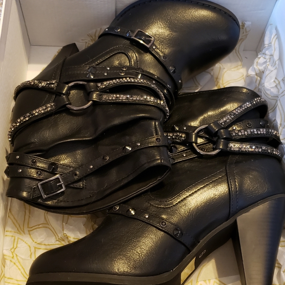 Venus Boots